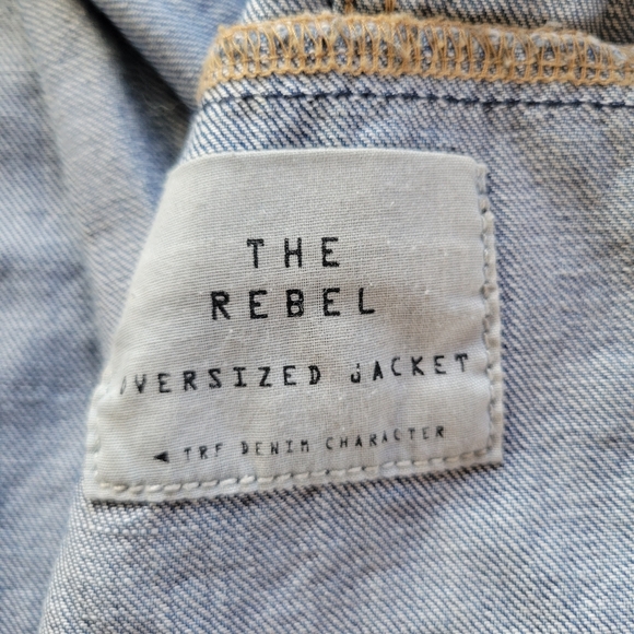 Distressed Jean Jacket - Picture 4 of 6